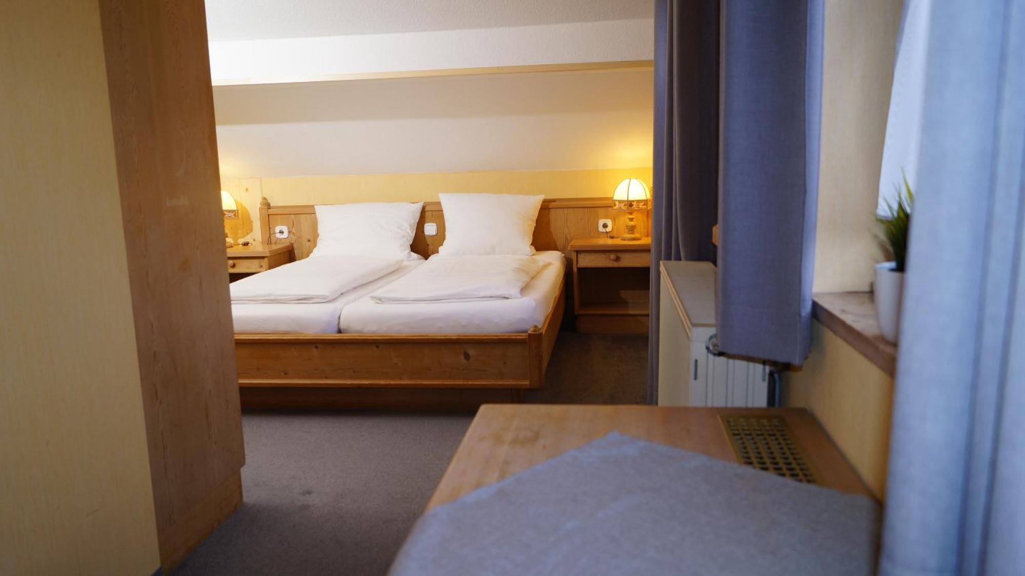Landgasthof Falken Huttlingen Rom bilde