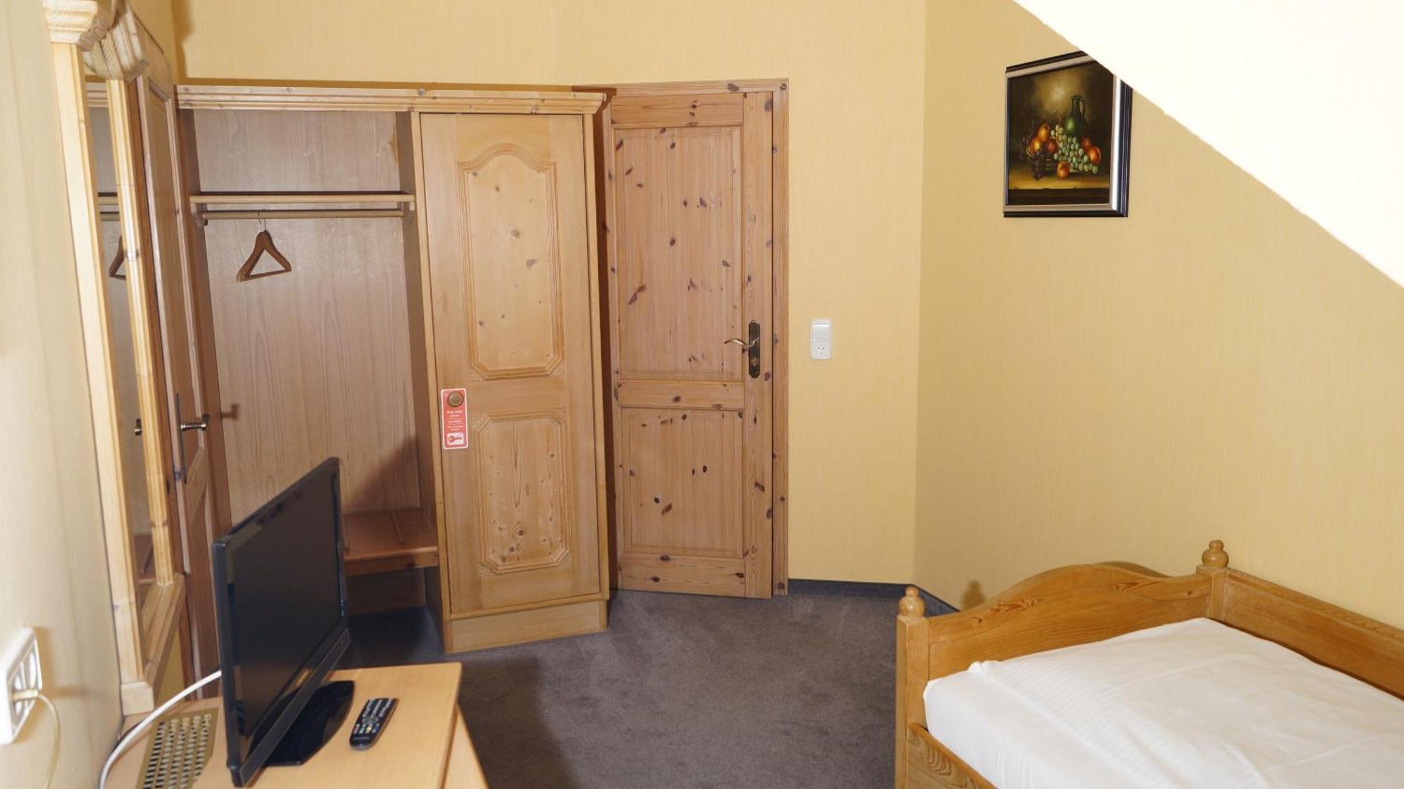 Landgasthof Falken Huttlingen Rom bilde