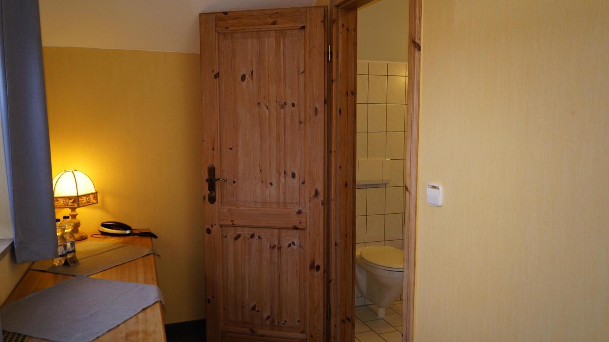 Landgasthof Falken Huttlingen Rom bilde